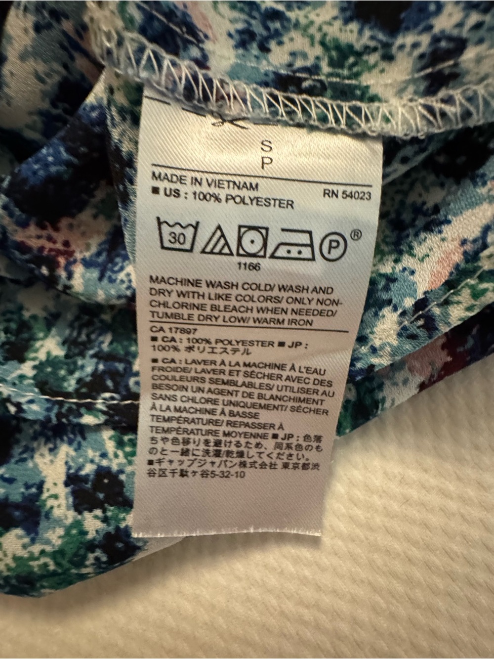 Banana Republic Navy Multi Floral Pleated Cap Sleeve Blouse - Picture 6 of 7